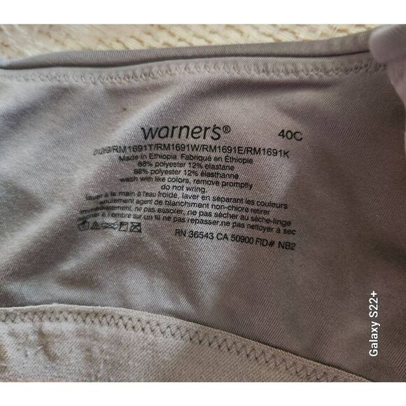Warner's and Hanes bras - Picture 8 of 9